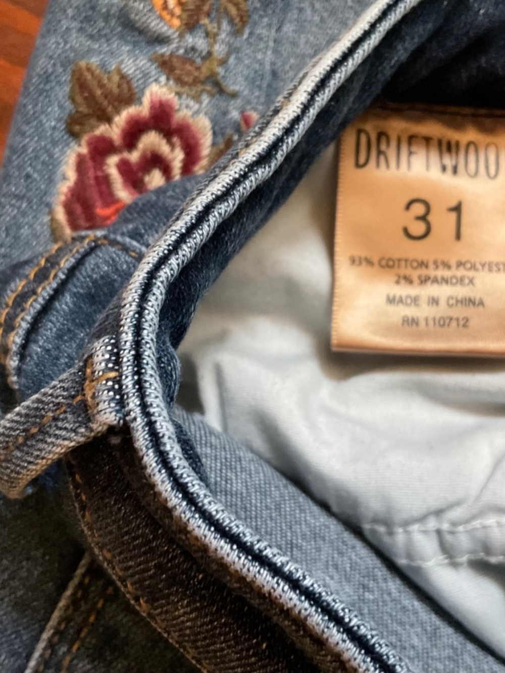 GREAT DRIFTWOOD EMBROIDERED  SOFT JEANS SZ 31 VGC  Length 32” VERY NICE - Picture 4 of 12